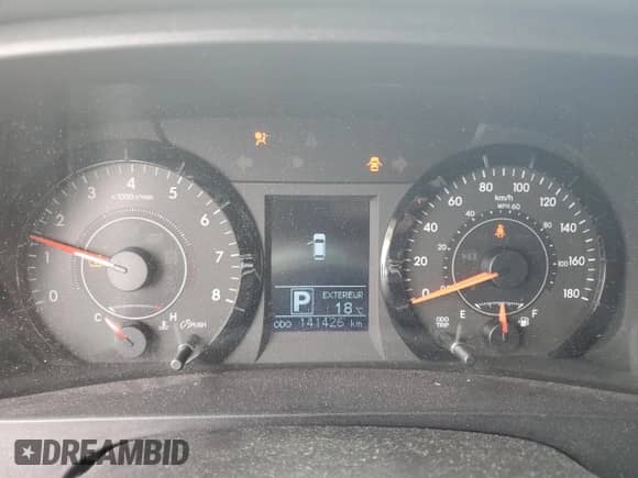 2015 Toyota Sienna LE z VIN 5TDJK3DC3FS113452, wystawiony jako Copart lot #65411965 z przebiegiem 141 426 mil mil oraz Szkoda całkowita • Salvage title. Historia ofert i sprzedaży dostępna na DreamBid. Obrazek 9.