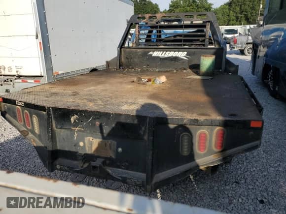 2019 Chevrolet Silverado 3500 z VIN 1GB4KVCY6KF209709, wystawiony jako Copart lot #72989554 z przebiegiem Nie podano mil oraz Nie do naprawy • Non repairable. Historia ofert i sprzedaży dostępna na DreamBid. Obrazek 6.
