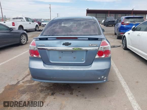 2008 Chevrolet Aveo LS с VIN KL1TD56688B077054, выставлен на аукционе IAAI как лот 43012681 с пробегом 248 077 миль миль и . История ставок и продаж доступна на DreamBid. Изображение 15.