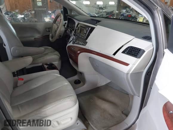 2014 Toyota Sienna Limited с VIN 5TDDK3DC7ES078040, выставлен на аукционе IAAI как лот 42771373 с пробегом 214 399 миль миль и . История ставок и продаж доступна на DreamBid. Изображение 5.