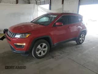 2019 Jeep Compass Latitude с VIN 3C4NJDBB9KT849963, выставлен на аукционе Copart как лот 71082245 с пробегом 68 694 миль миль и Списание • Salvage title. История ставок и продаж доступна на DreamBid. Изображение 1.