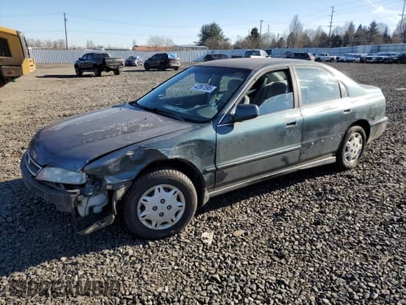 1997 Honda Accord Value z VIN 1HGCD5681VA189871, wystawiony jako Copart lot #42367595 z przebiegiem 207 880 mil mil oraz Szkoda całkowita • Salvage title. Historia ofert i sprzedaży dostępna na DreamBid. Obrazek 1.