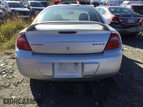2003 Dodge Neon Highline z VIN 1B3ES46C03D244299, wystawiony jako Copart lot #75597954 z przebiegiem 165 183 mil mil oraz Szkoda całkowita • Salvage title. Historia ofert i sprzedaży dostępna na DreamBid. Obrazek 6.