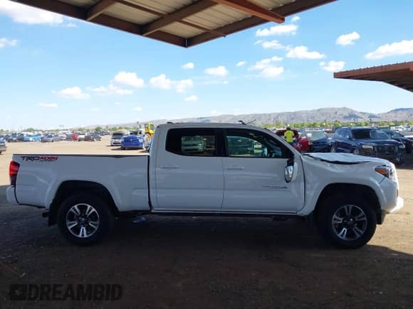 2019 Toyota Tacoma SR5 с VIN 3TMDZ5BN5KM059168, выставлен на аукционе IAAI как лот 43165812 с пробегом 56 416 миль миль и . История ставок и продаж доступна на DreamBid. Изображение 13.