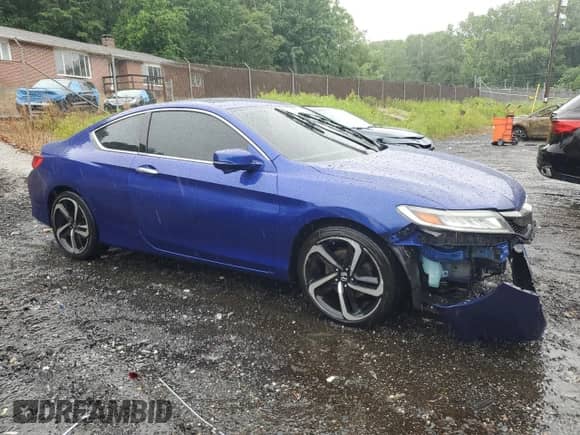 2017 Honda Accord Touring with VIN 1HGCT2B01HA004479, listed as a Copart auction lot 58555375 with 101,678 mi miles and Salvage title. Bid and sale history available at DreamBid. Image 4.