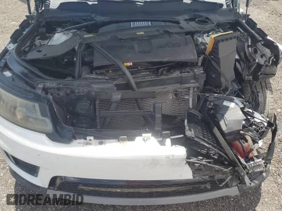 2018 Land Rover Range Rover Sport SE with VIN SALWG2RV3JA401093, listed as a Copart auction lot 68956075 with 92,357 mi miles and Salvage title. Bid and sale history available at DreamBid. Image 12.