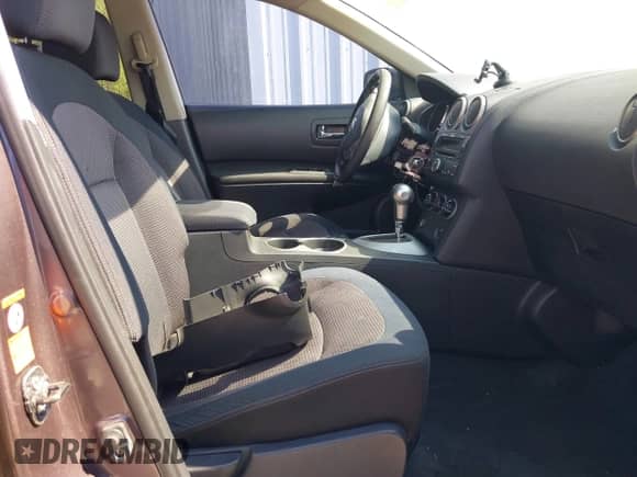 2009 Nissan Rogue S z VIN JN8AS58T69W327642, wystawiony jako IAAI lot #42644393 z przebiegiem 111 386 mil mil oraz . Historia ofert i sprzedaży dostępna na DreamBid. Obrazek 5.