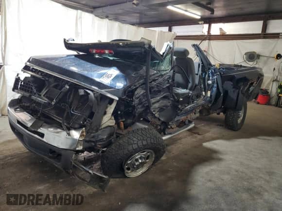 2007 Chevrolet Silverado 2500HD 1LT with VIN 1GCHK24K27E526597, listed as a Copart auction lot 87465475 with Not provided miles and Salvage title. Bid and sale history available at DreamBid. Image 1.