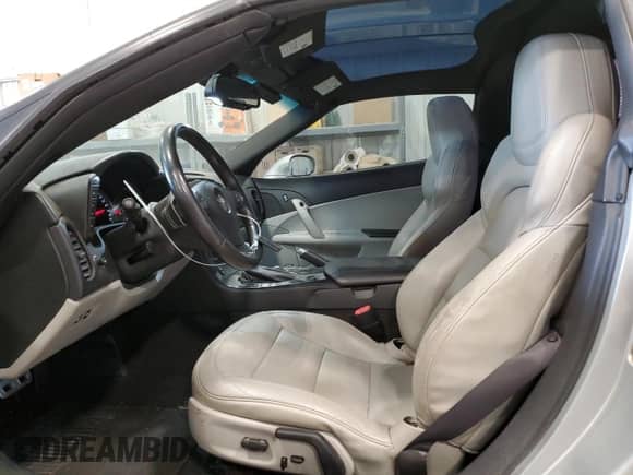 2012 Chevrolet Corvette 3LT с VIN 1G1YG2DWXC5100535, выставлен на аукционе Copart как лот 76591554 с пробегом 207 446 миль миль и Списание • Salvage title. История ставок и продаж доступна на DreamBid. Изображение 7.