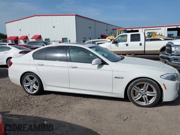2012 BMW 5 Series 550i z VIN WBAFR9C50CDV58954, wystawiony jako IAAI lot #42768791 z przebiegiem 125 295 mil mil oraz . Historia ofert i sprzedaży dostępna na DreamBid. Obrazek 13.