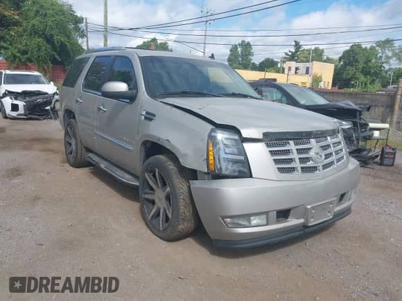 2007 Cadillac Escalade с VIN 1GYFK63877R271520, выставлен на аукционе IAAI как лот 43007683 с пробегом 210 968 миль миль и . История ставок и продаж доступна на DreamBid. Изображение 1.