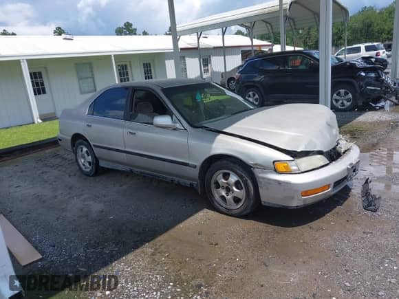 1997 Honda Accord LX with VIN 1HGCD563XVA218823, listed as a IAAI auction lot 42811390 with 92,832 mi miles and . Bid and sale history available at DreamBid. Image 1.