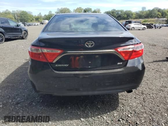 2015 Toyota Camry SE z VIN 4T1BF1FK7FU104276, wystawiony jako Copart lot #80917265 z przebiegiem 144 738 mil mil oraz Szkoda całkowita • Salvage title. Historia ofert i sprzedaży dostępna na DreamBid. Obrazek 6.