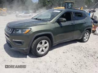 2018 Jeep Compass Latitude z VIN 3C4NJCBB9JT194549, wystawiony jako Copart lot #70451525 z przebiegiem 226 881 mil mil oraz Czysty tytuł • Clean title. Historia ofert i sprzedaży dostępna na DreamBid. Obrazek 1.