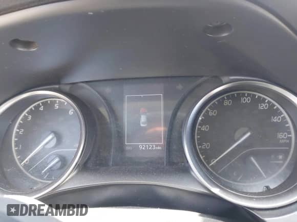 2021 Toyota Camry SE Nightshade z VIN 4T1G11AK8MU433769, wystawiony jako IAAI lot #43150076 z przebiegiem 92 123 mil mil oraz . Historia ofert i sprzedaży dostępna na DreamBid. Obrazek 7.