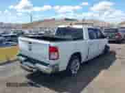 2019 Ram 1500 Big Horn z VIN 1C6SRFFT9KN665172, wystawiony jako IAAI lot #43094470 z przebiegiem 56 459 mil mil oraz . Historia ofert i sprzedaży dostępna na DreamBid. Obrazek 4.