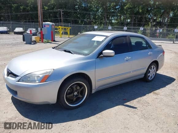 2005 Honda Accord EX-L с VIN 1HGCM66875A009721, выставлен на аукционе IAAI как лот 42824312 с пробегом 126 054 миль миль и . История ставок и продаж доступна на DreamBid. Изображение 17.