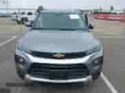 2023 Chevrolet TrailBlazer LT с VIN KL79MPS27PB102314, выставлен на аукционе IAAI как лот 43357770 с пробегом 17 340 миль миль и . История ставок и продаж доступна на DreamBid. Изображение 13.