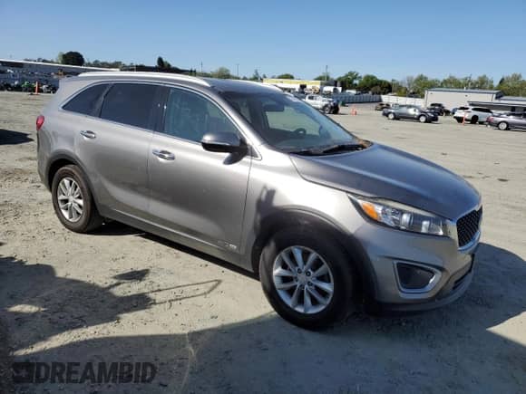 2018 Kia Sorento LX z VIN 5XYPGDA59JG339881, wystawiony jako Copart lot #51872935 z przebiegiem 132 400 mil mil oraz Czysty tytuł • Clean title. Historia ofert i sprzedaży dostępna na DreamBid. Obrazek 4.