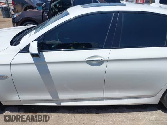 2015 BMW 5 Series 535i xDrive with VIN WBA5B3C5XFD548773, listed as a IAAI auction lot 42669356 with 127,415 mi miles and . Bid and sale history available at DreamBid. Image 14.