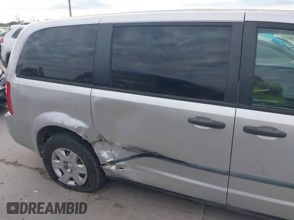 2008 Dodge Grand Caravan SE с VIN 2D8HN44H88R633943, выставлен на аукционе IAAI как лот 43302592 с пробегом 170 907 миль миль и . История ставок и продаж доступна на DreamBid. Изображение 6.
