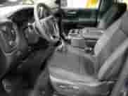 2022 Chevrolet Silverado 1500 Custom Trail Boss z VIN 1GCPYCEK6NZ149938, wystawiony jako Copart lot #84920954 z przebiegiem 43 250 mil mil oraz Szkoda całkowita • Salvage title. Historia ofert i sprzedaży dostępna na DreamBid. Obrazek 7.