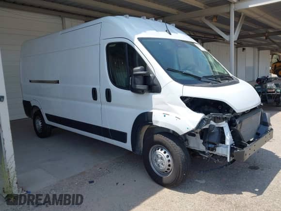 2025 Ram ProMaster Cargo Tradesman z VIN 3C6MRVHG0SE549074, wystawiony jako IAAI lot #42721674 z przebiegiem 9 132 mil mil oraz . Historia ofert i sprzedaży dostępna na DreamBid. Obrazek 1.
