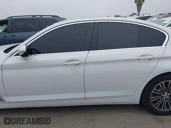 2019 BMW 5 Series 530i с VIN WBAJA5C58KWW01532, выставлен на аукционе IAAI как лот 42815872 с пробегом 125 071 миль миль и . История ставок и продаж доступна на DreamBid. Изображение 15.