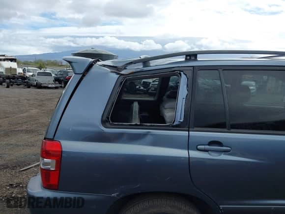 2005 Toyota Highlander with VIN JTEDP21A150049064, listed as a IAAI auction lot 41350231 with 94,778 mi miles and . Bid and sale history available at DreamBid. Image 6.