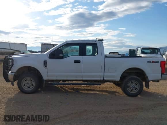 2019 Ford F-250 XL z VIN 1FT7X2B62KEF31410, wystawiony jako IAAI lot #43374683 z przebiegiem 107 517 mil mil oraz . Historia ofert i sprzedaży dostępna na DreamBid. Obrazek 14.