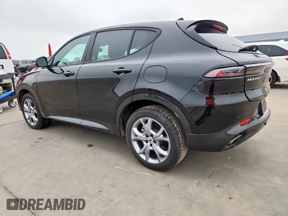 2024 Dodge Hornet R/T with VIN ZACPDFCW4R3A33961, listed as a Copart auction lot 71009795 with 20,374 mi miles and Clean title. Bid and sale history available at DreamBid. Image 2.