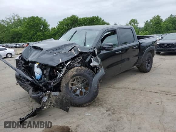 2025 Ram 1500 RHO z VIN 1C6SRFUP7SN716741, wystawiony jako Copart lot #60395825 z przebiegiem Nie podano mil oraz Szkoda całkowita • Salvage title. Historia ofert i sprzedaży dostępna na DreamBid. Obrazek 1.