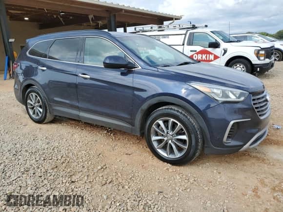 2017 Hyundai Santa Fe SE z VIN KM8SM4HF5HU195705, wystawiony jako Copart lot #68278895 z przebiegiem 173 951 mil mil oraz Czysty tytuł • Clean title. Historia ofert i sprzedaży dostępna na DreamBid. Obrazek 4.