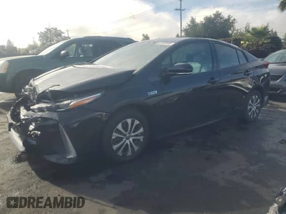 2020 Toyota Prius XLE with VIN JTDKARFP2L3149009, listed as a Copart auction lot 82362495 with 52,728 mi miles and Salvage title. Bid and sale history available at DreamBid. Image 1.