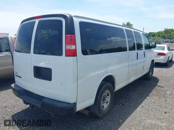 2017 Chevrolet Express Passenger LS с VIN 1GAZGNFF9H1184588, выставлен на аукционе IAAI как лот 42600170 с пробегом 430 992 миль миль и . История ставок и продаж доступна на DreamBid. Изображение 4.