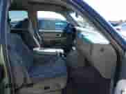 2002 GMC Sierra 1500 SLE z VIN 2GTEK19T121357441, wystawiony jako IAAI lot #42769835 z przebiegiem 214 966 mil mil oraz . Historia ofert i sprzedaży dostępna na DreamBid. Obrazek 5.