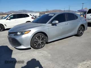 2019 Toyota Camry SE z VIN 4T1B11HK3KU268503, wystawiony jako Copart lot #71220275 z przebiegiem 105 038 mil mil oraz Szkoda całkowita • Salvage title. Historia ofert i sprzedaży dostępna na DreamBid. Obrazek 1.
