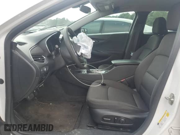 2019 Chevrolet Malibu LT с VIN 1G1ZD5ST8KF114272, выставлен на аукционе Copart как лот 67806335 с пробегом 101 149 миль миль и Списание • Salvage title. История ставок и продаж доступна на DreamBid. Изображение 7.