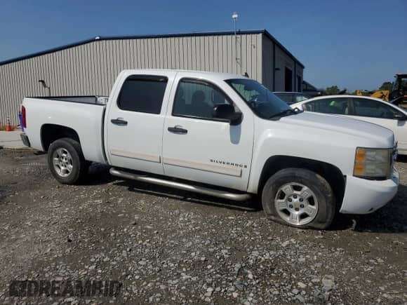 2008 Chevrolet Silverado 1500 1LT z VIN 2GCEC13J281334151, wystawiony jako Copart lot #59548085 z przebiegiem 128 333 mil mil oraz Szkoda całkowita • Salvage title. Historia ofert i sprzedaży dostępna na DreamBid. Obrazek 4.