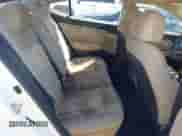 2018 Hyundai Elantra SE z VIN 5NPD74LF3JH261230, wystawiony jako IAAI lot #42298420 z przebiegiem 75 869 mil mil oraz . Historia ofert i sprzedaży dostępna na DreamBid. Obrazek 8.