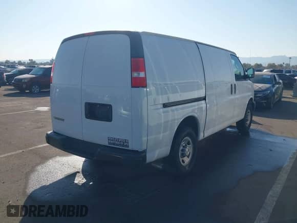 2022 Chevrolet Express Cargo with VIN 1GCWGAFP9N1261774, listed as a IAAI auction lot 41462783 with 30,031 mi miles and . Bid and sale history available at DreamBid. Image 4.