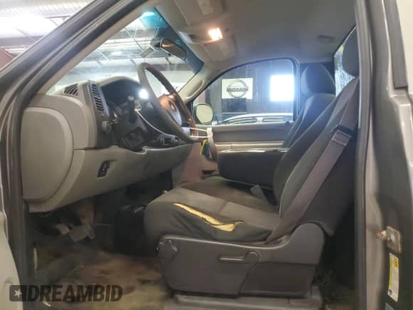 2014 Chevrolet Silverado 3500HD Work Truck с VIN 1GC3KZCG6EF108065, выставлен на аукционе Copart как лот 49371615 с пробегом 77 877 миль миль и Чистый • Clean title. История ставок и продаж доступна на DreamBid. Изображение 7.