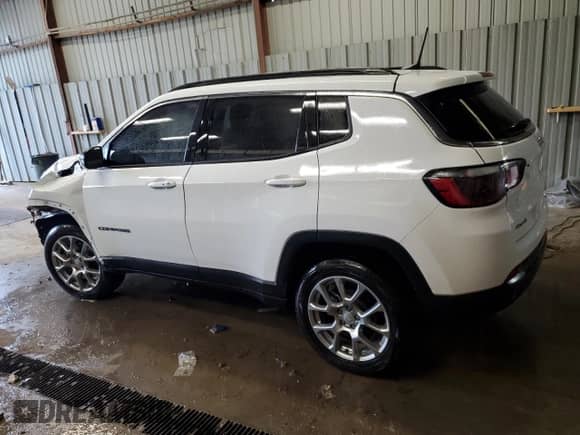 2024 Jeep Compass Latitude Lux с VIN 3C4NJDFN7RT132380, выставлен на аукционе Copart как лот 65457005 с пробегом 8 257 миль миль и Списание • Salvage title. История ставок и продаж доступна на DreamBid. Изображение 2.