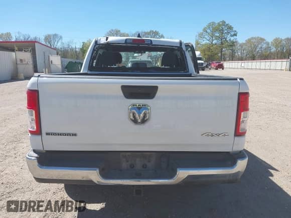 2024 Ram 1500 Big Horn z VIN 1C6RRFFG9RN110878, wystawiony jako IAAI lot #41785180 z przebiegiem 30 266 mil mil oraz . Historia ofert i sprzedaży dostępna na DreamBid. Obrazek 17.