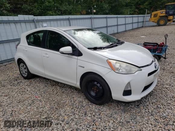 2013 Toyota Prius Three with VIN JTDKDTB39D1538458, listed as a Copart auction lot 69602365 with 188,014 mi miles and Salvage title. Bid and sale history available at DreamBid. Image 4.