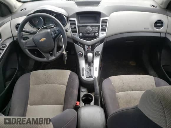 2014 Chevrolet Cruze LS с VIN 1G1PA5SG7E7190017, выставлен на аукционе Copart как лот 84817925 с пробегом 139 715 миль миль и Списание • Salvage title. История ставок и продаж доступна на DreamBid. Изображение 8.