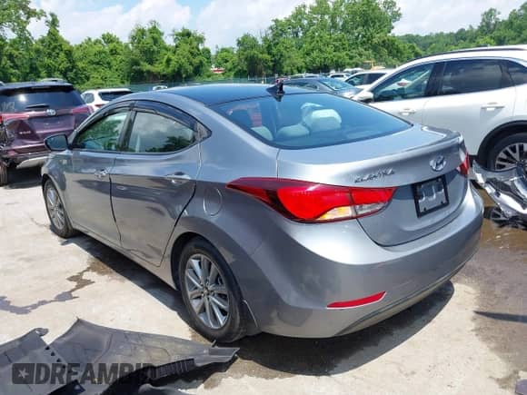 2015 Hyundai Elantra SE z VIN KMHDH4AE2FU223357, wystawiony jako IAAI lot #42376887 z przebiegiem 87 000 mil mil oraz . Historia ofert i sprzedaży dostępna na DreamBid. Obrazek 3.