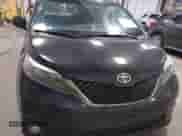 2017 Toyota Sienna SE z VIN 5TDXZ3DC5HS897285, wystawiony jako IAAI lot #41448535 z przebiegiem 125 546 mil mil oraz . Historia ofert i sprzedaży dostępna na DreamBid. Obrazek 12.