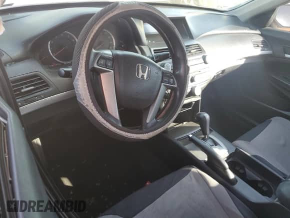 2012 Honda Accord LX z VIN 1HGCP2F30CA183955, wystawiony jako Copart lot #84385305 z przebiegiem Nie podano mil oraz Szkoda całkowita • Salvage title. Historia ofert i sprzedaży dostępna na DreamBid. Obrazek 8.