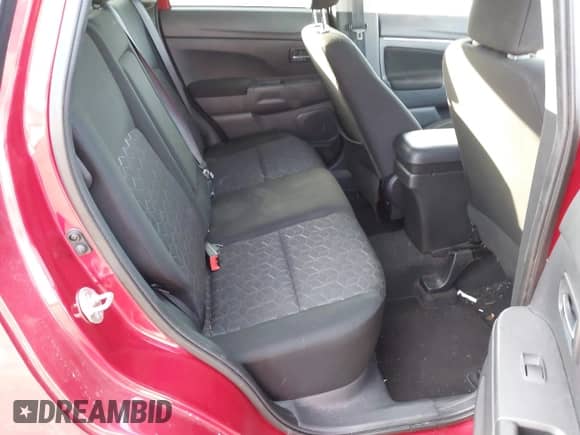 2021 Mitsubishi Outlander ES z VIN JA4APUAU6MU034395, wystawiony jako IAAI lot #41405234 z przebiegiem 38 466 mil mil oraz . Historia ofert i sprzedaży dostępna na DreamBid. Obrazek 8.